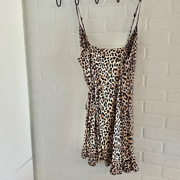 NWOT Bershka Printed Flowy Mini Dress Wrap Leopard Ruffle Size S - Picture 14 of 16